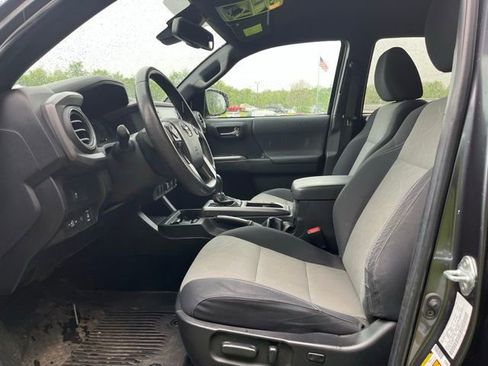 Used 2023 Toyota Tacoma TRD Off-Road AWD/4WD image 13