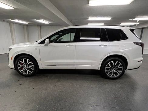 Certified 2023 Cadillac XT6 Sport w/ Platinum Package AWD/4WD image 2