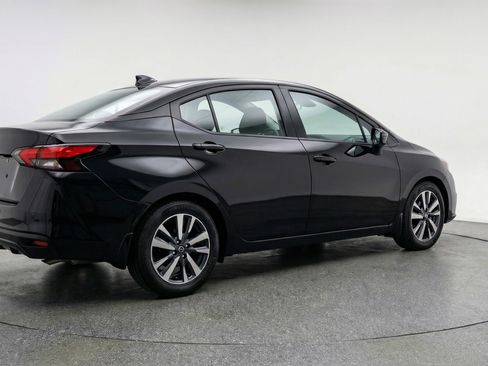 Used 2025 Nissan Versa SV image 9