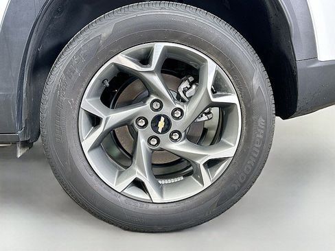Used 2024 Chevrolet Trax LT w/ Driver Confidence Package FWD image 30
