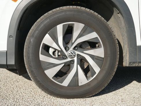 Used 2025 Volkswagen Tiguan S image 13