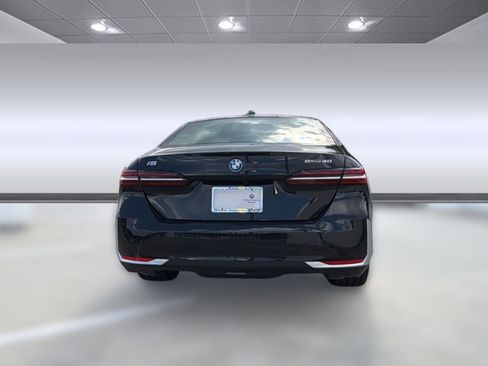 New 2027 BMW i5 eDrive40 w/ Premium Package RWD image 7