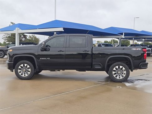 Used 2022 Chevrolet Silverado 2500 Custom w/ Custom Convenience Package image 4