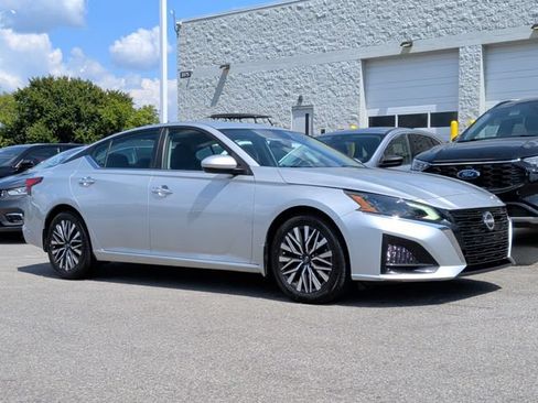 Used 2023 Nissan Altima 2.5 SV FWD image 6