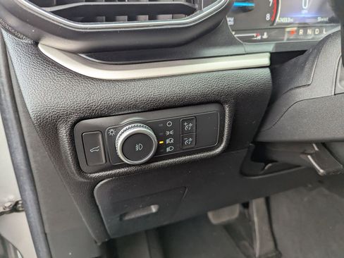 Used 2022 Ford Explorer XLT w/ Equipment Group 202A image 15