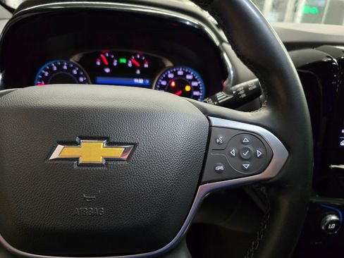 Used 2023 Chevrolet Traverse LT FWD image 19