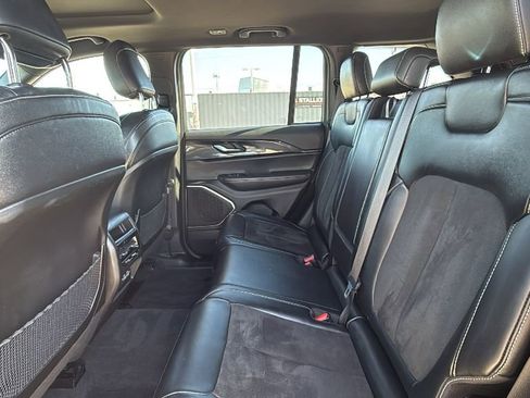 Used 2022 Jeep Grand Cherokee Altitude image 16