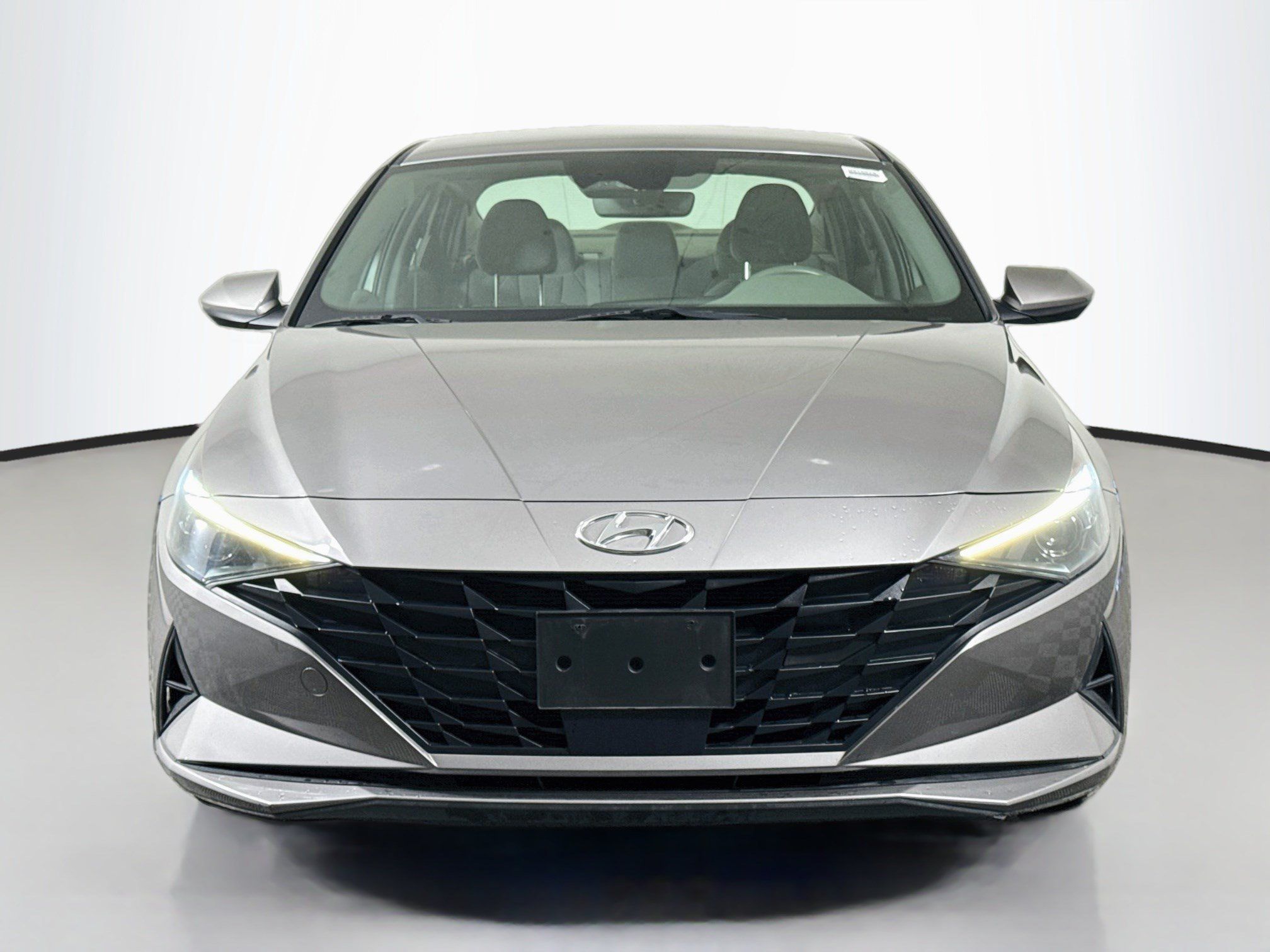 Used 2022 Hyundai Elantra SEL w/ Convenience Package FWD image 2