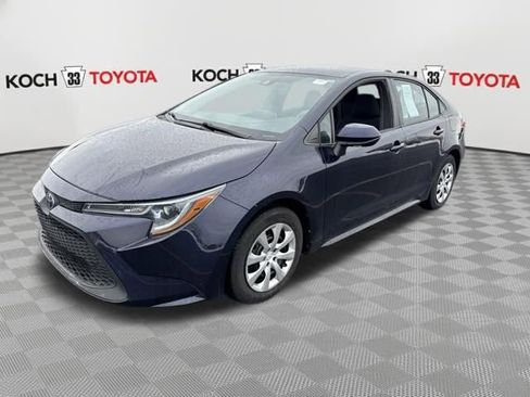 Used 2021 Toyota Corolla LE image 3