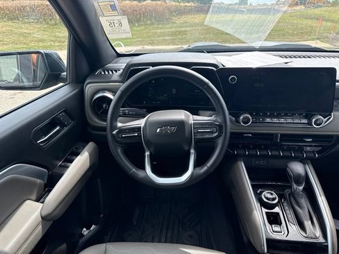 Used 2025 Chevrolet Colorado ZR2 w/ Midnight Edition AWD/4WD image 13