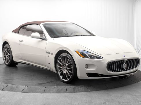 Used 2013 Maserati GranTurismo Sport RWD image 9