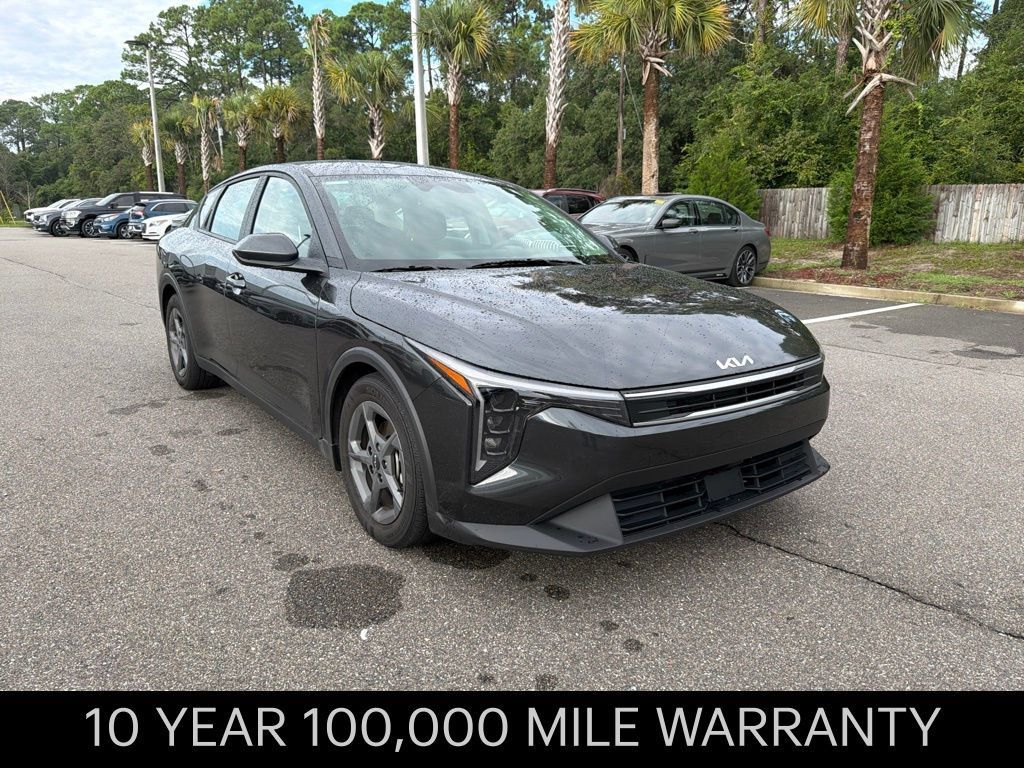 Certified 2025 Kia K4 FWD image 1