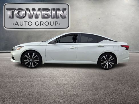 Used 2021 Nissan Altima 2.5 SR w/ SR Premium Package image 7