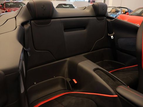 Certified 2025 Ferrari Roma Spider RWD image 19