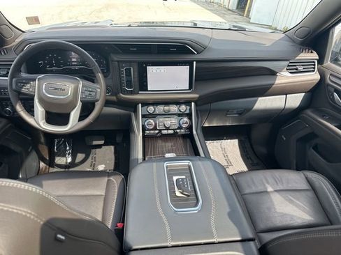 Used 2022 GMC Yukon Denali w/ Denali Ultimate Package AWD/4WD image 17