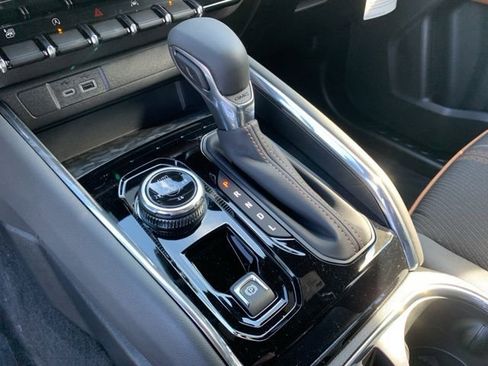 New 2025 GMC Canyon AT4 image 21