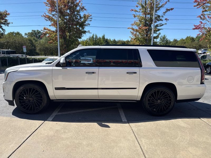 Used 2018 Cadillac Escalade ESV Premium Luxury RWD image 4