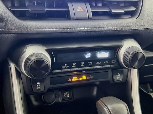 Certified 2025 Toyota RAV4 LE AWD/4WD image 14