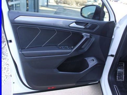 Used 2024 Volkswagen Tiguan SE R-Line image 19