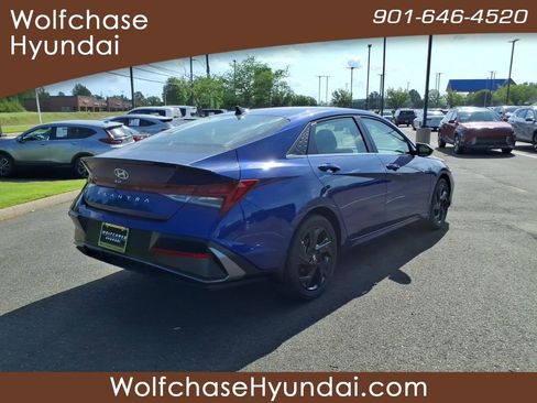 New 2026 Hyundai Elantra SEL Sport Premium FWD image 5