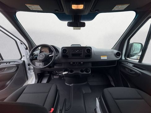 New 2026 Mercedes-Benz Sprinter 2500 image 9
