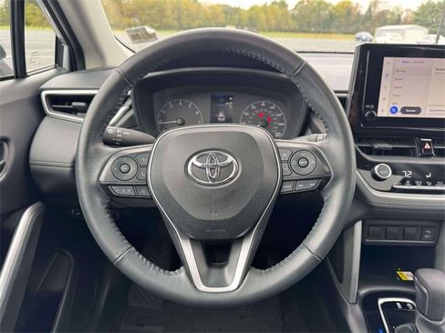 Used 2023 Toyota Corolla Cross LE image 13