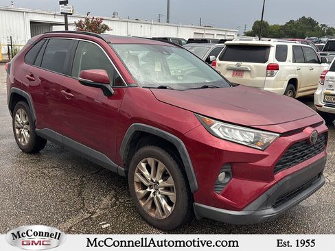 Used 2019 Toyota RAV4 XLE Premium FWD image 1