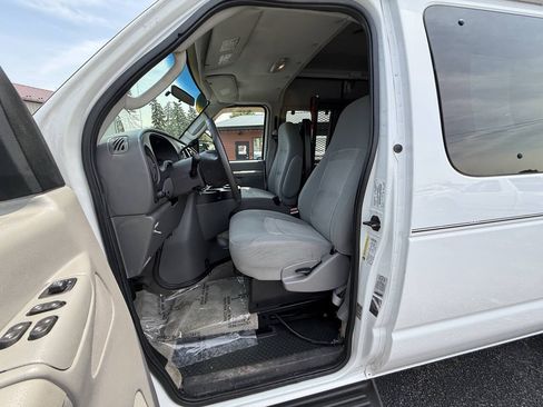 Used 2006 Ford E-350 and Econoline 350 XL RWD image 31
