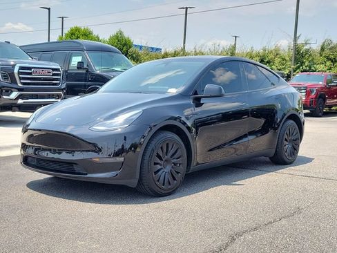Used 2023 Tesla Model Y Long Range AWD/4WD image 2