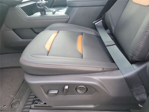 New 2026 GMC Sierra 1500 AT4 w/ AT4 Premium Package image 17