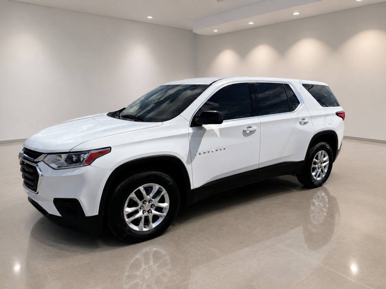 Used 2020 Chevrolet Traverse LS w/ LPO, Floor Liner Package FWD image 2