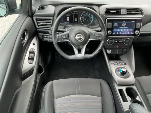 Used 2025 Nissan Leaf S FWD image 8