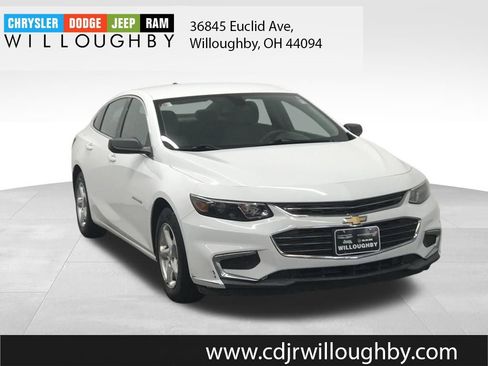 Used 2018 Chevrolet Malibu LS image 3