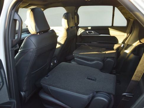 New 2026 Ford Explorer ST-Line w/ ST-Line Street Pack image 5