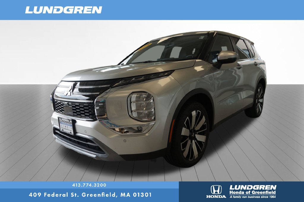 Used 2025 Mitsubishi Outlander AWD image 3