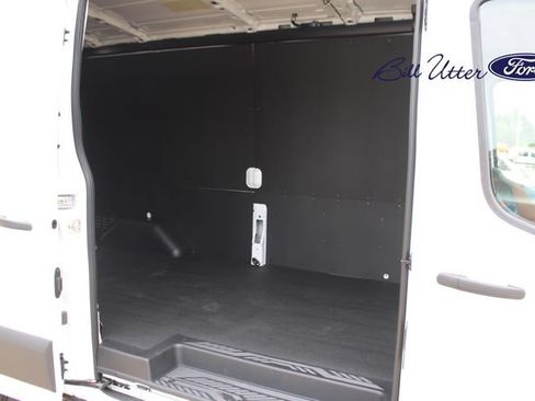 New 2026 Ford Transit 250 148 Medium Roof w/ Load Area Protection Package RWD image 7