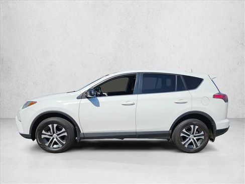 Used 2018 Toyota RAV4 LE w/ All Weather Liner Package FWD image 9
