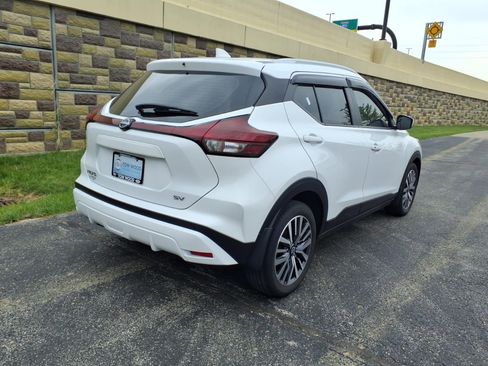 Used 2023 Nissan Kicks SV FWD image 11