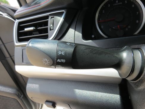 Used 2015 Toyota Camry SE FWD image 16
