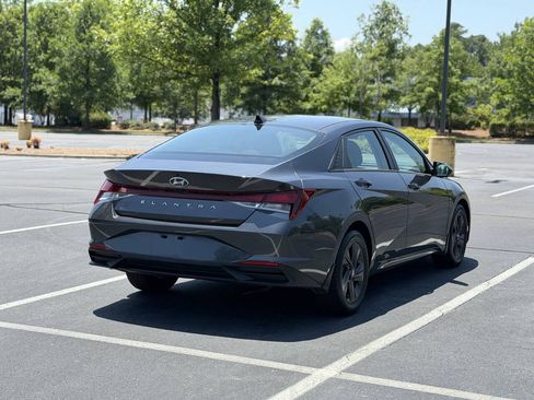 Used 2022 Hyundai Elantra SEL FWD image 7