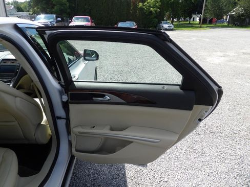 Used 2014 Lincoln MKZ AWD image 10