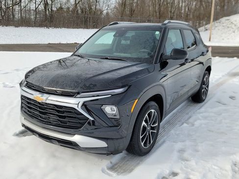 Used 2024 Chevrolet TrailBlazer LT w/ LT Cold Weather Package FWD image 5
