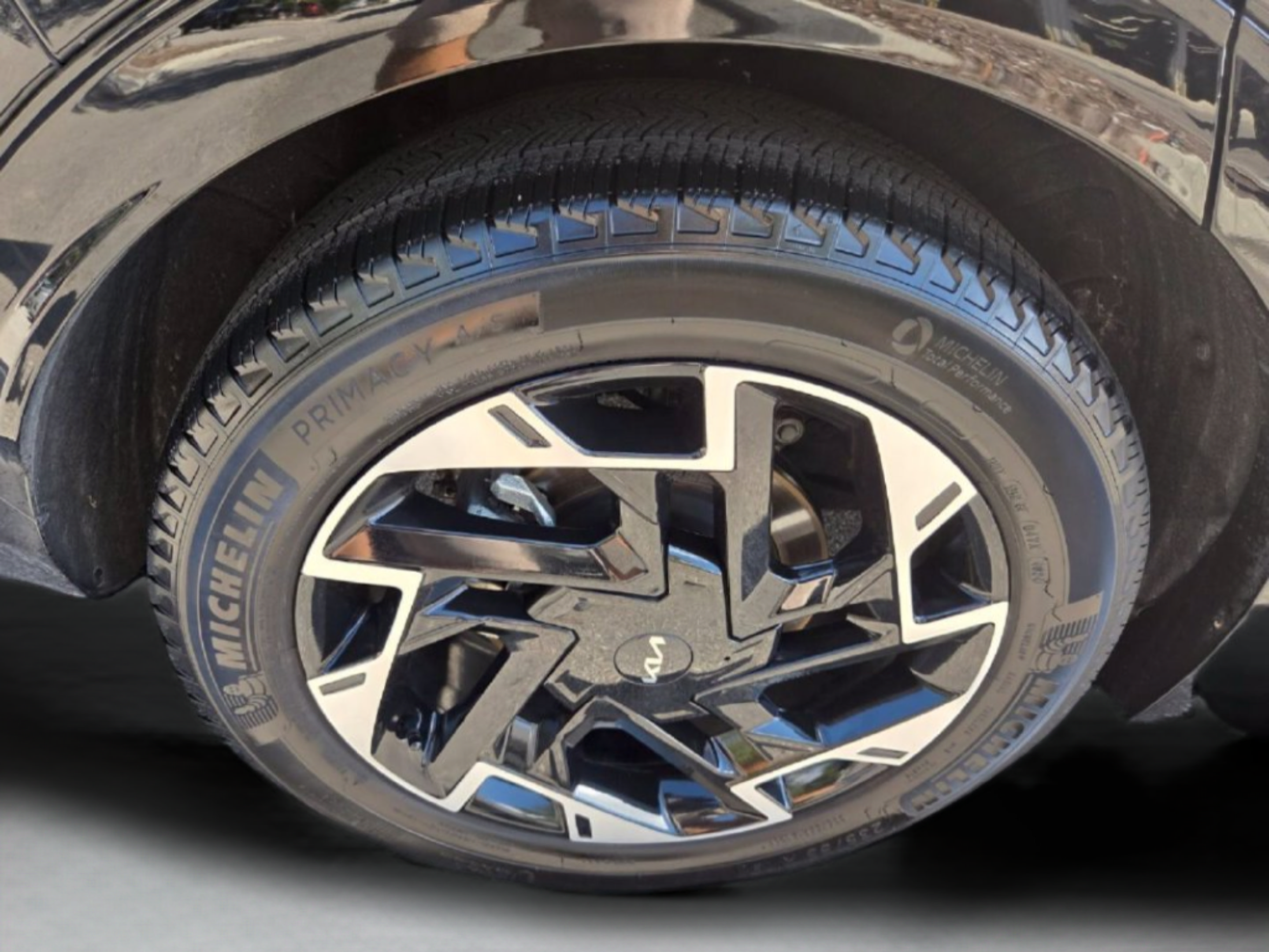 Certified 2025 Kia Sportage SX FWD image 33