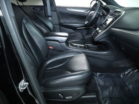Used 2017 Lincoln MKC Premiere image 34