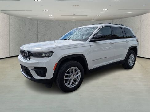 Used 2024 Jeep Grand Cherokee Laredo X w/ Luxury Tech Group I image 7