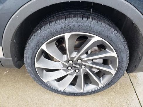 Used 2022 Lincoln Nautilus Reserve w/ Equipment Group 202A image 28