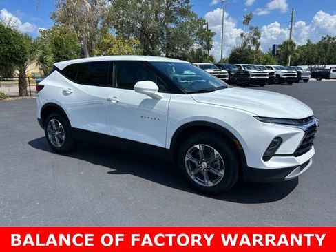 Used 2025 Chevrolet Blazer LT FWD image 1