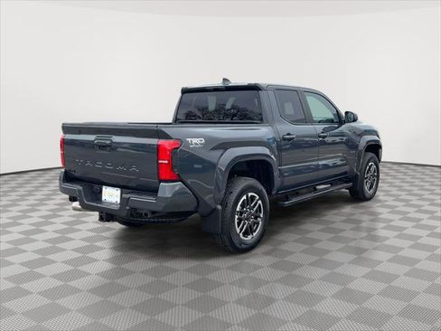 Used 2025 Toyota Tacoma TRD Sport image 5