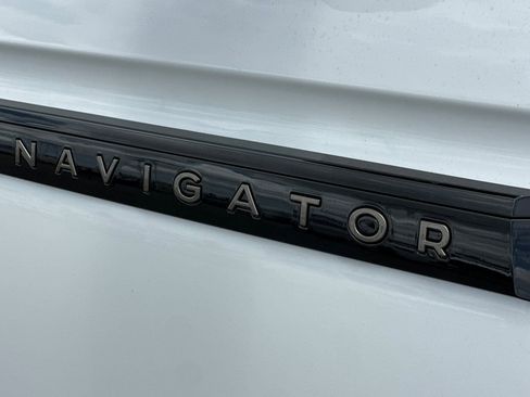 New 2026 Lincoln Navigator L Black Label AWD/4WD image 28