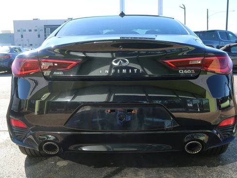 Used 2019 INFINITI Q60 Red Sport 400 w/ Cargo Package AWD/4WD image 9